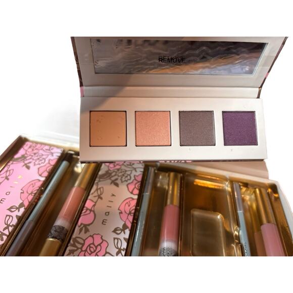Mally Celebrate Your Beauty Holiday Set New Eyeshadow Eyeliner Lip Gloss New - Picture 5 of 6